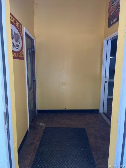 Corridor with baseboards