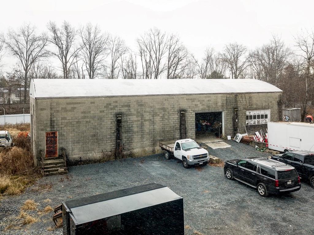 3600 SF Clear Span warehouse type building that is expandable