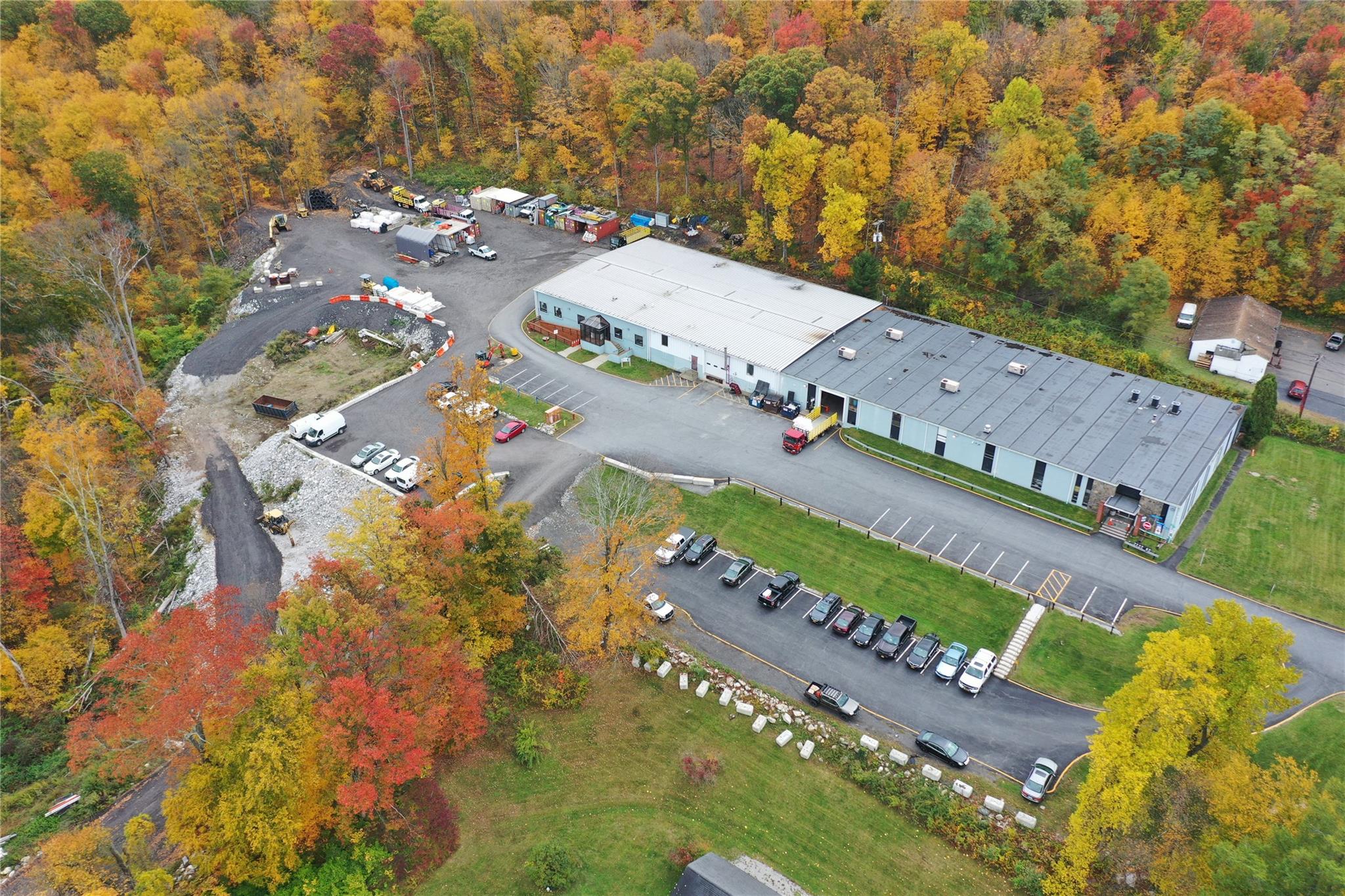 28,000 sq ft warehouse/office building, set on 6.7 acres