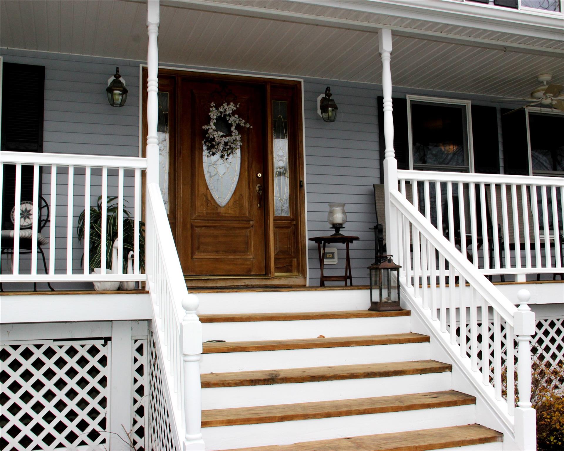 Covered Front Porch entrance
