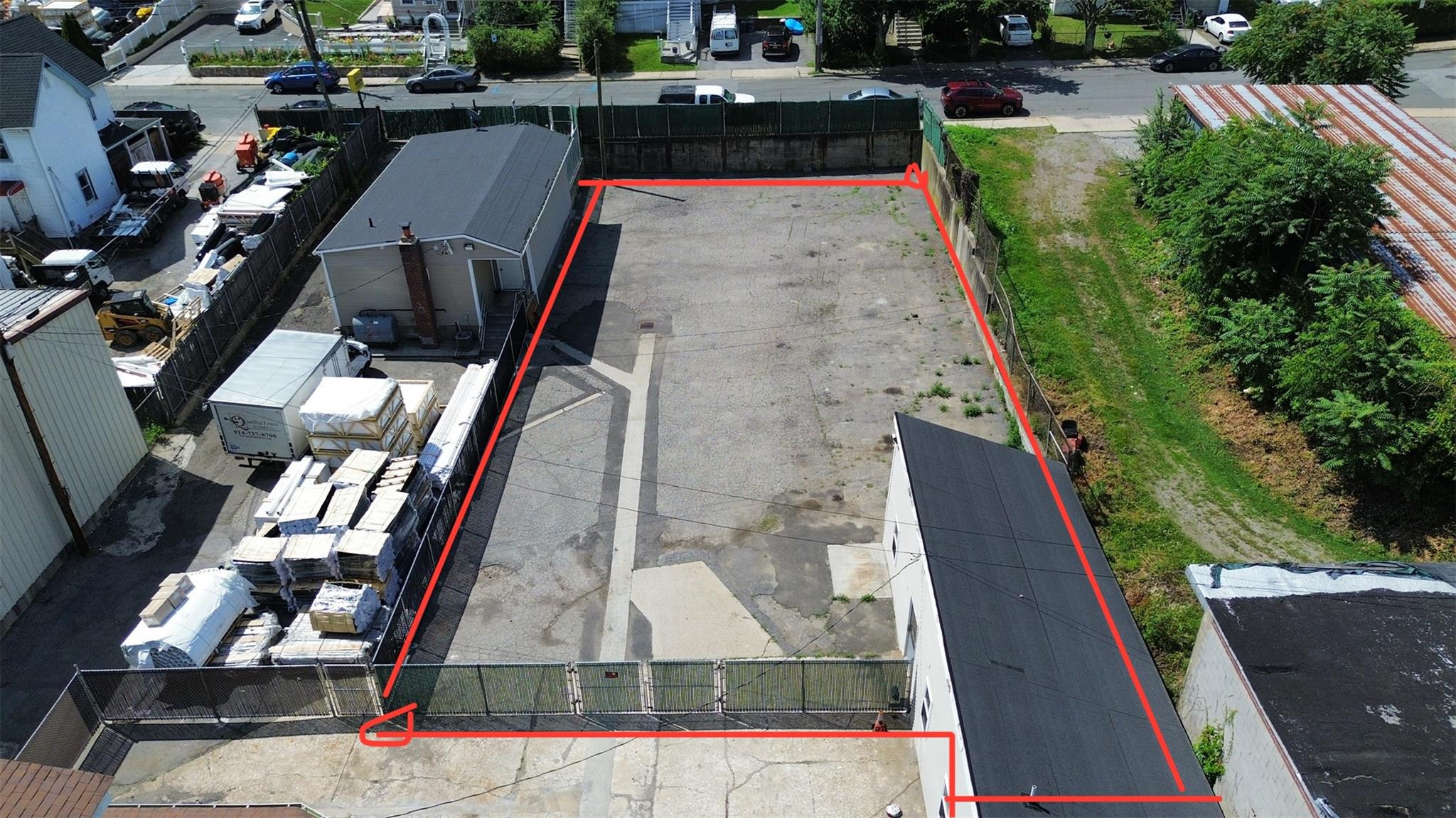 8500 sq. ft. of yard space
