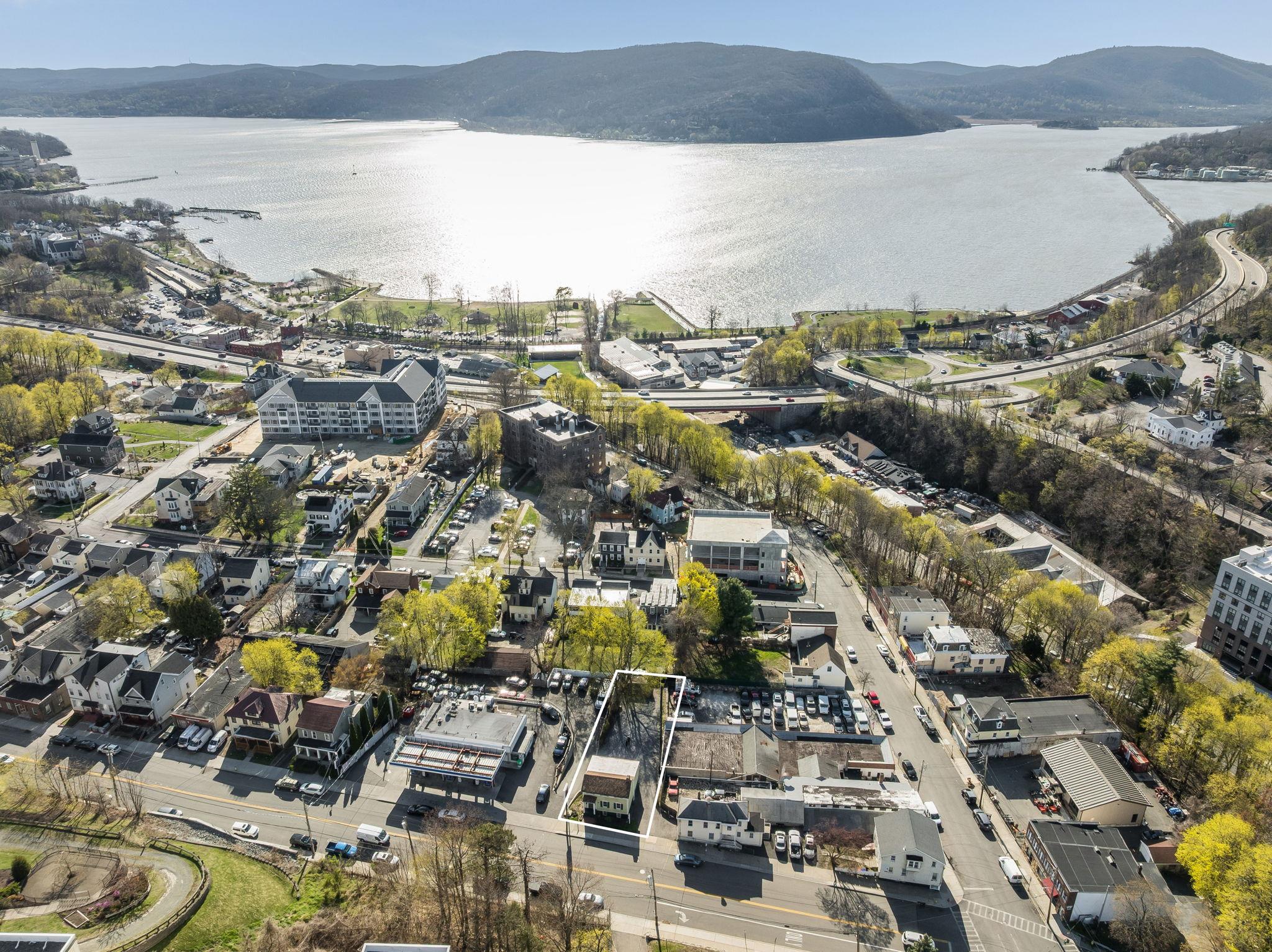 Bird's eye view, property outlined, walkable to Metro North and proximity to  Hudson River.