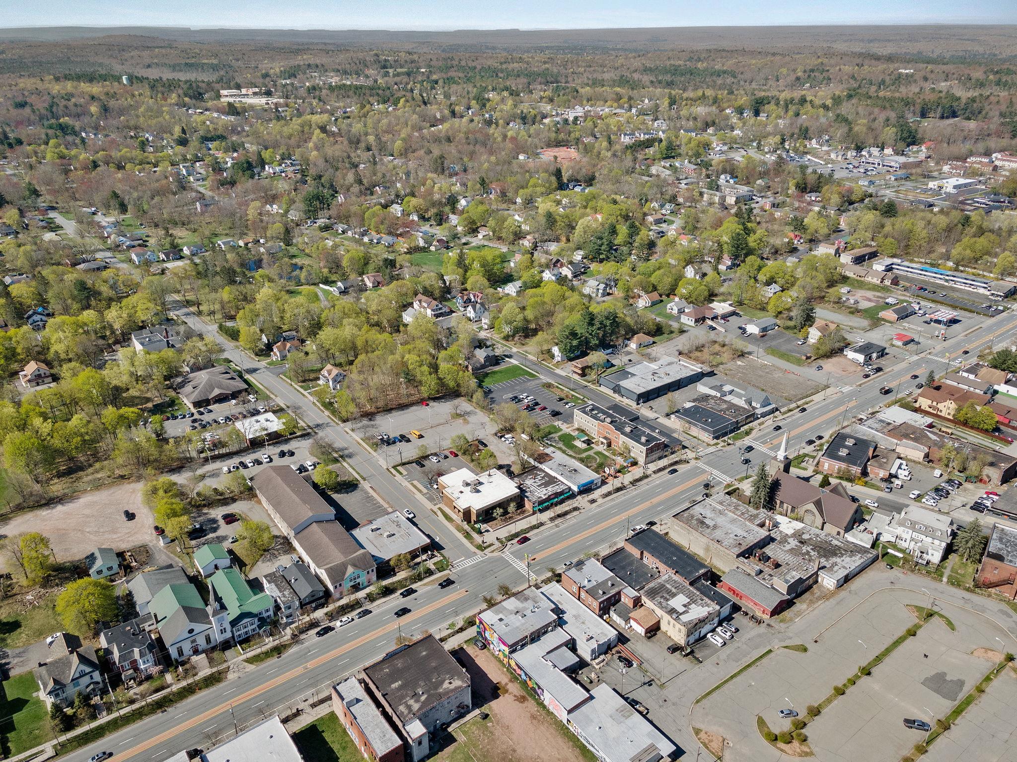 Aerial view of property and surrounding area