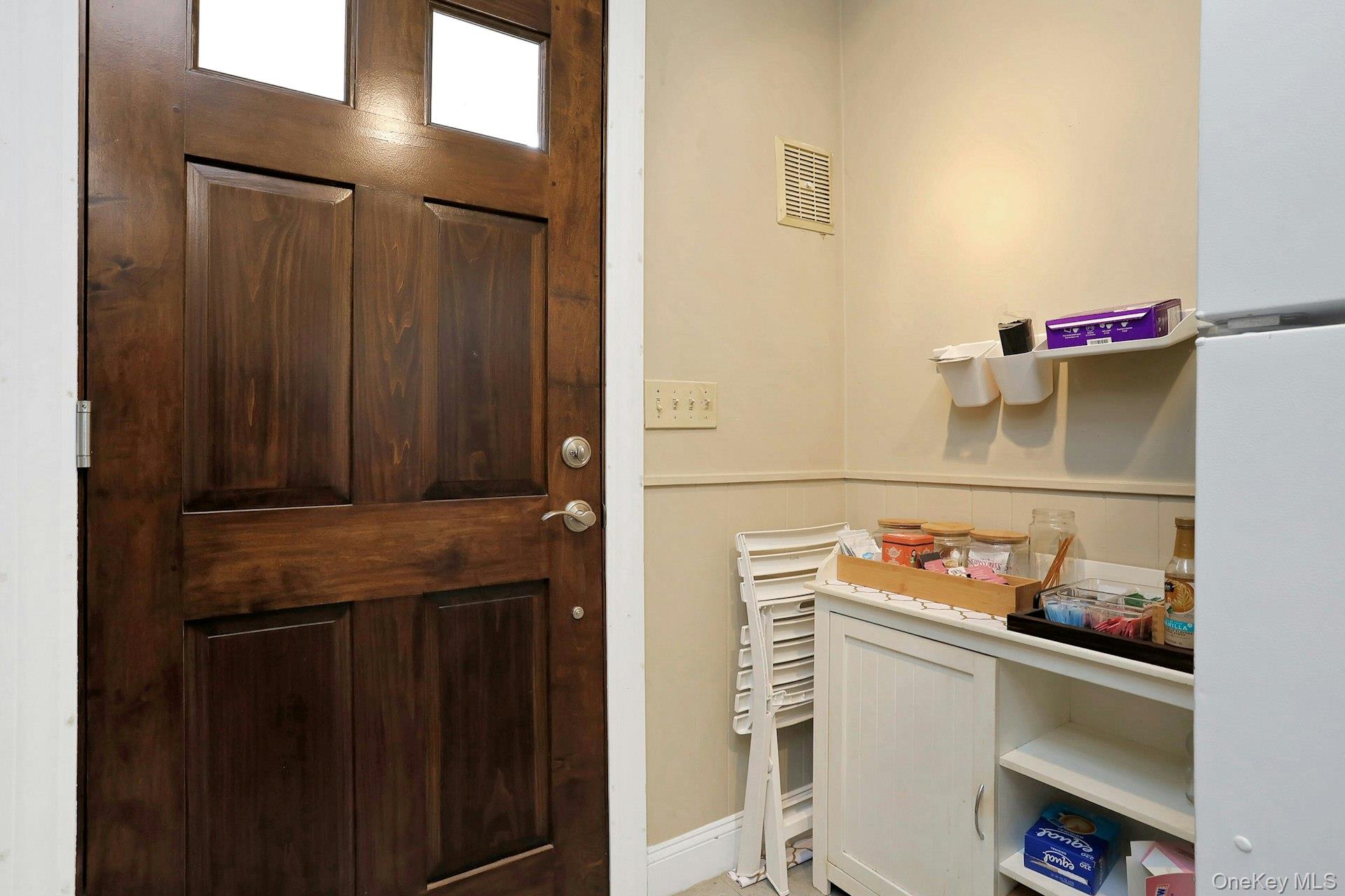 Back Entry with Refrigerator