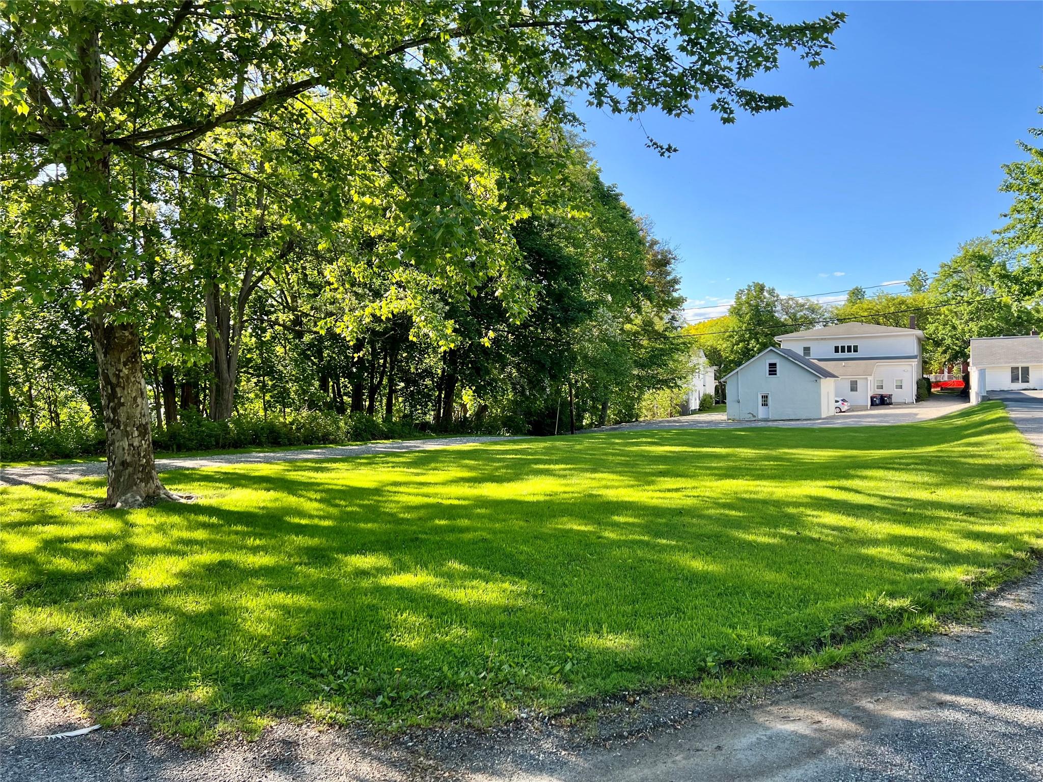 View of grassy yard