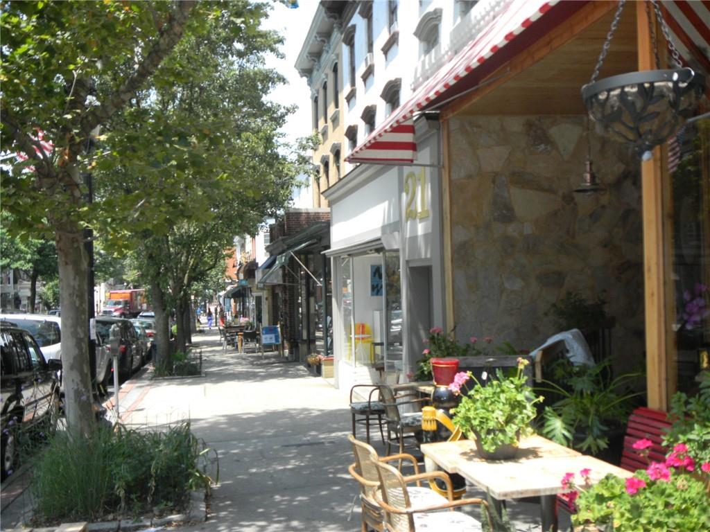 Take a walk on Main Street and grab a bight to eat or drink.  There are so many choices!