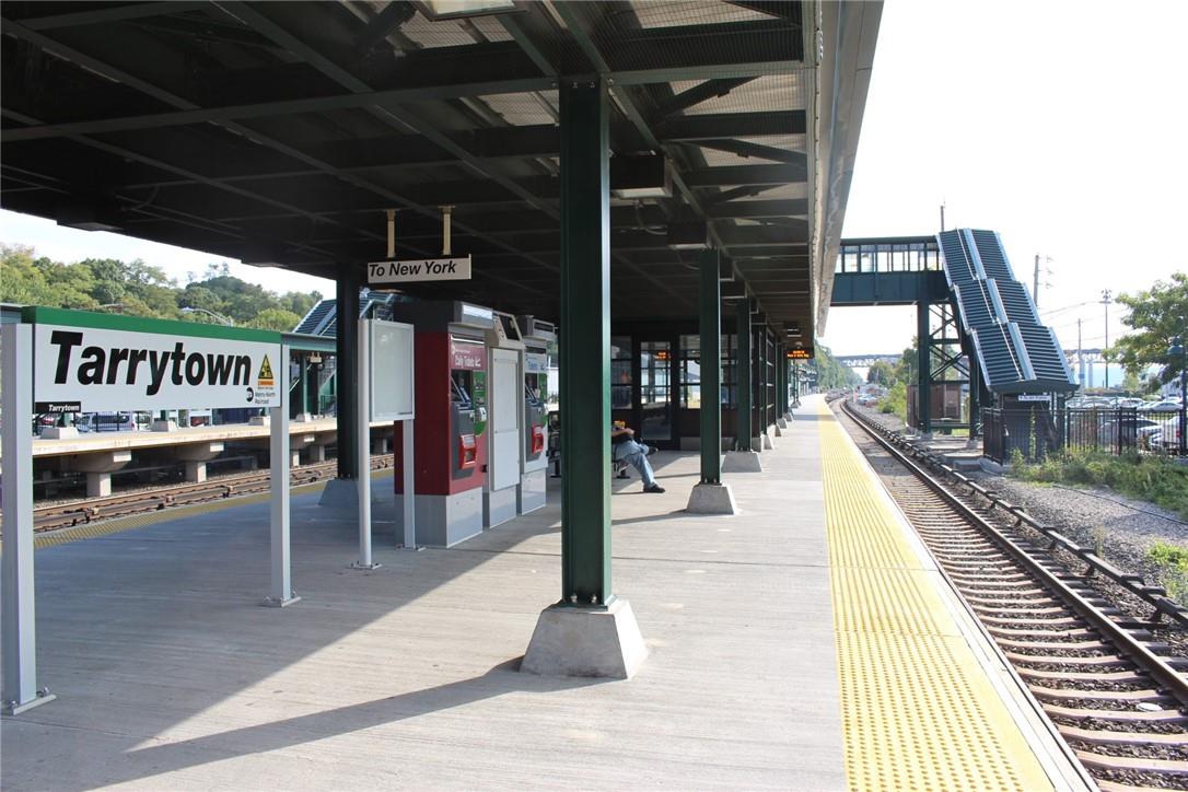 Immaculate Train Station - 30 Minute Commute to Grand Central Station