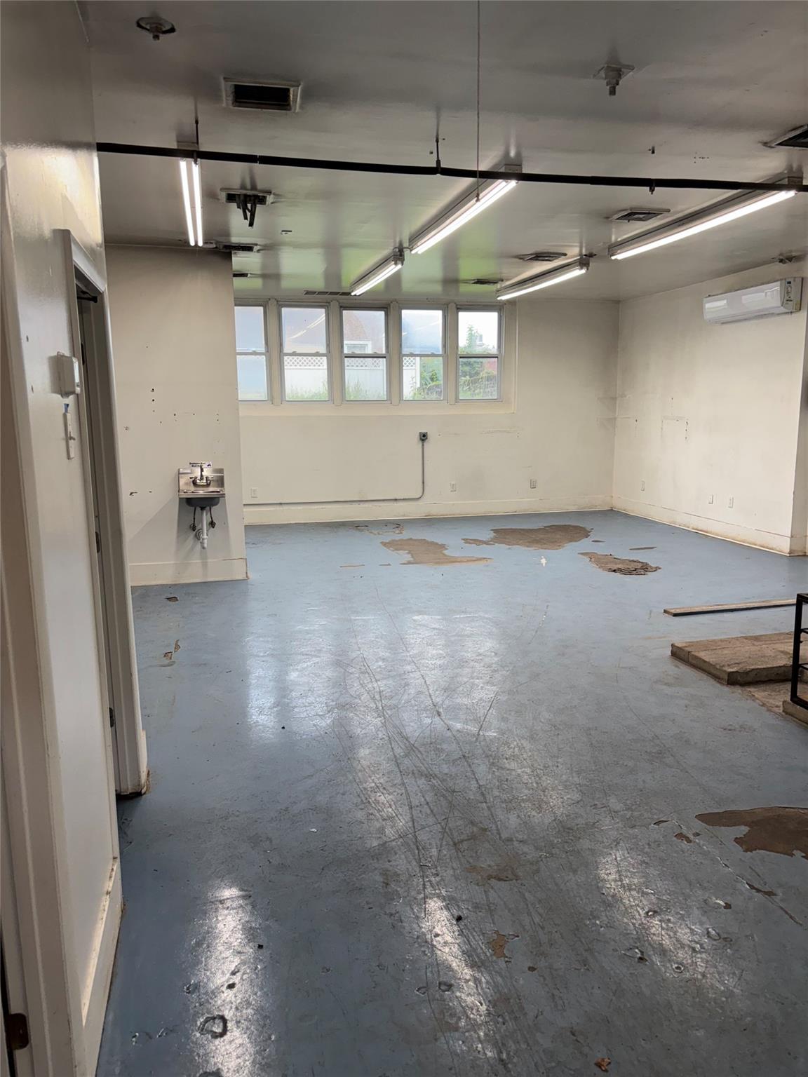 Main Room 1