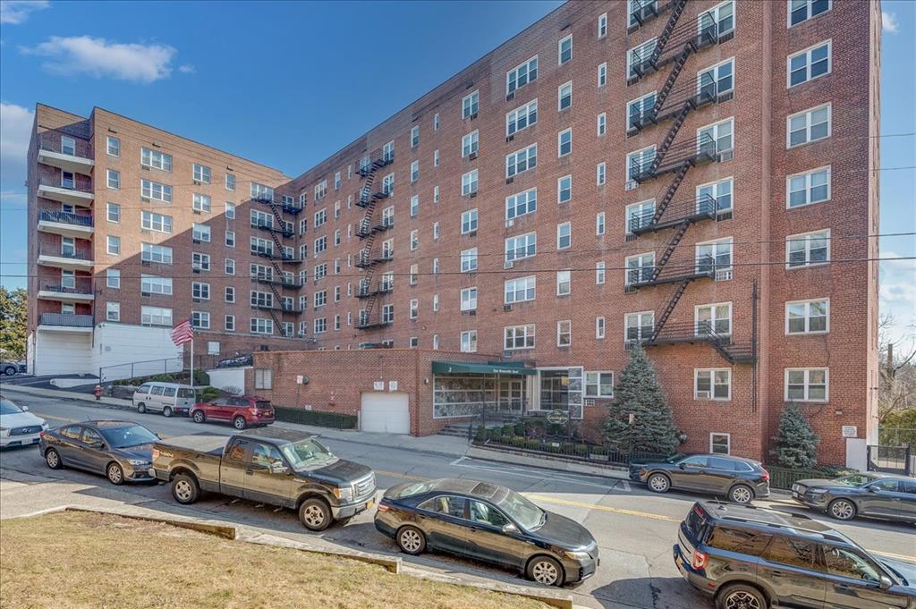 View of apartment building / complex