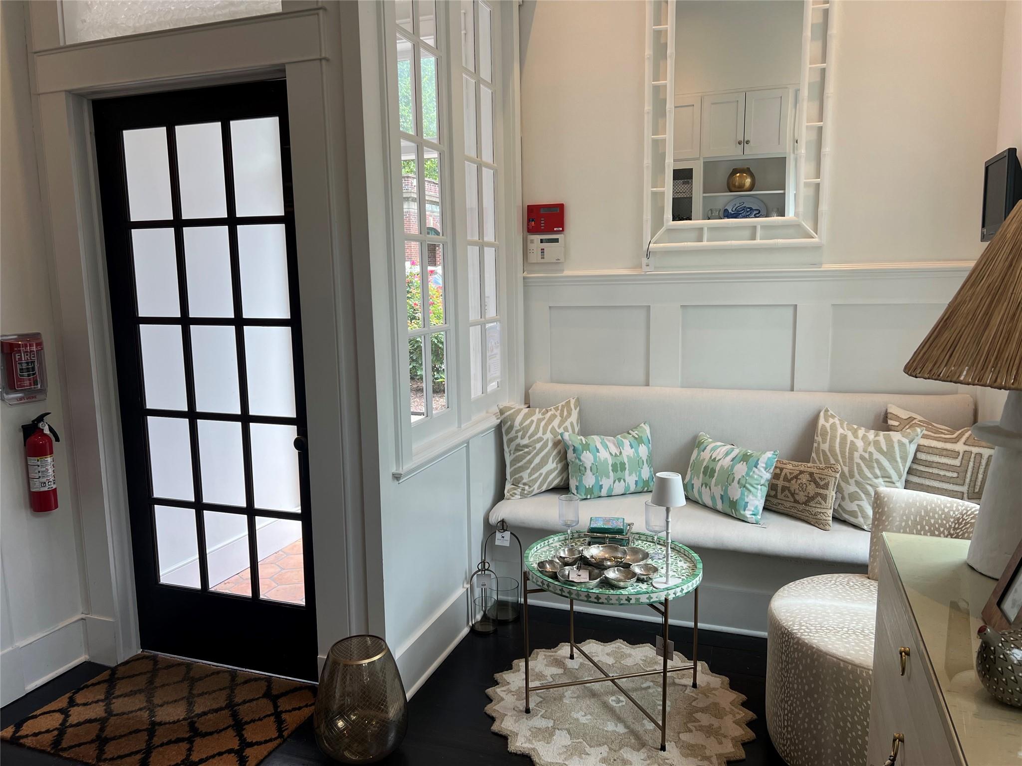 entry/lobby area with built in bench