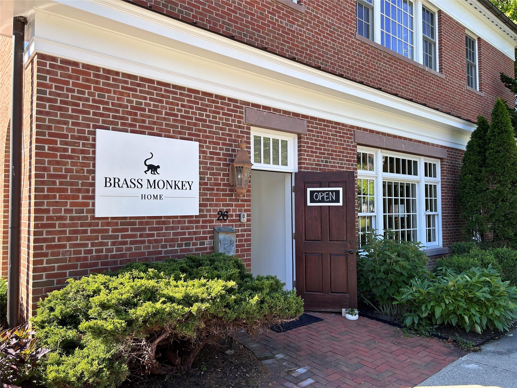 Entrance to rental with ample sidewalk space