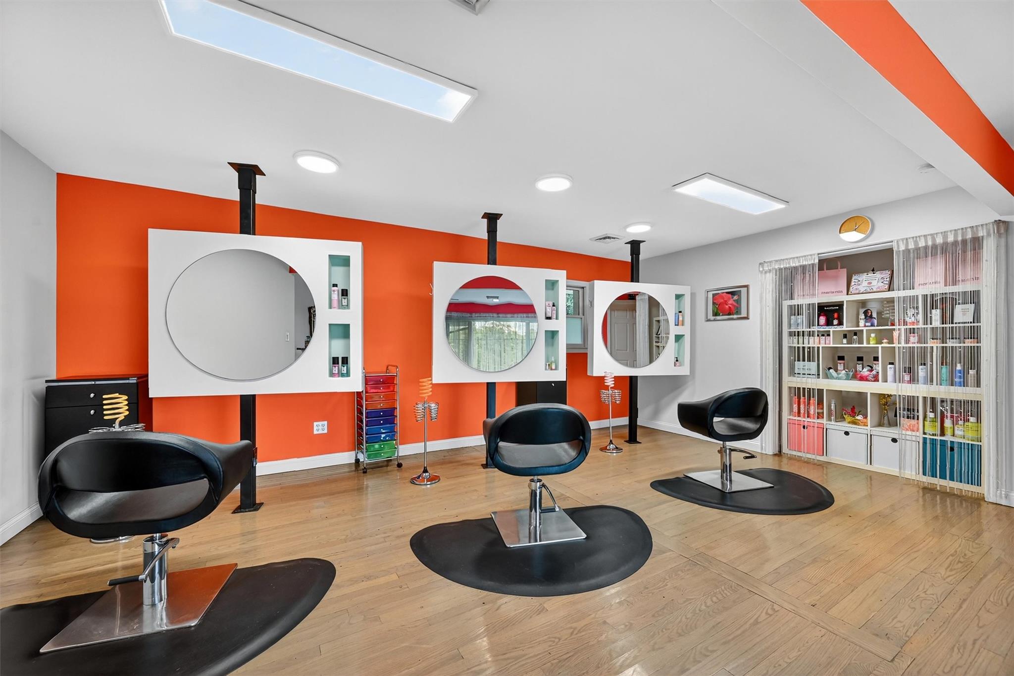 salon stations