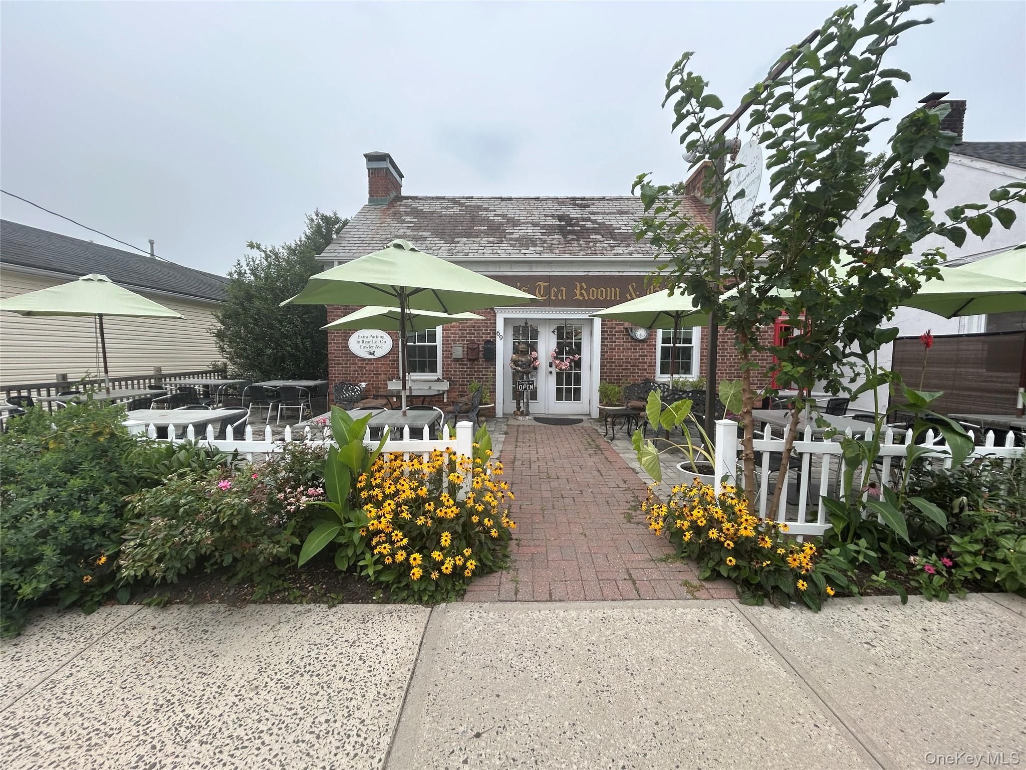 View of patio / terrace with french doors