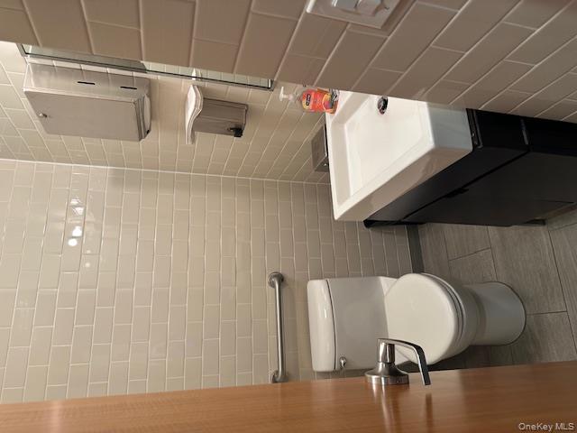Bathroom 2.