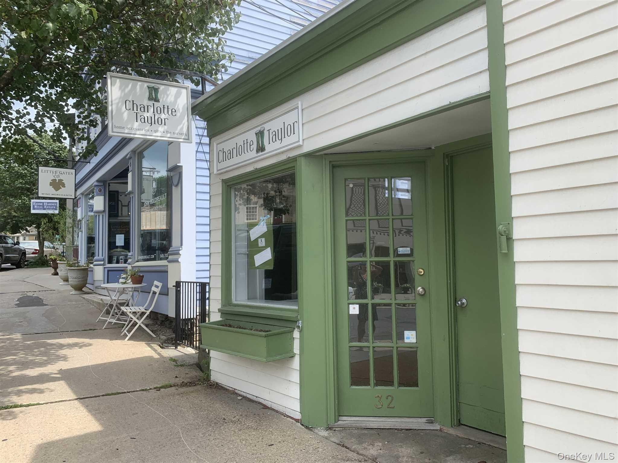Prior Color of store front