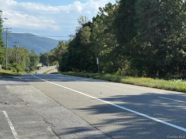 View of US 9W