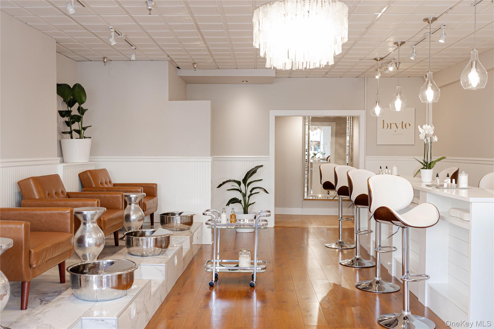 Luxurious Pedicure & Manicure Stations
