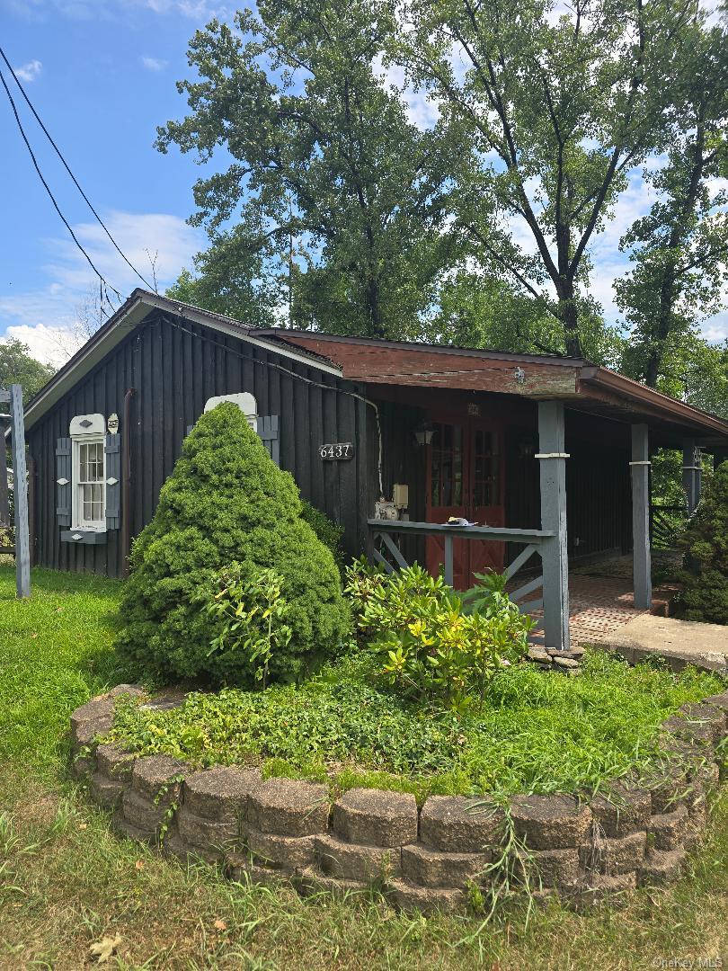 view from the front  along Route 209