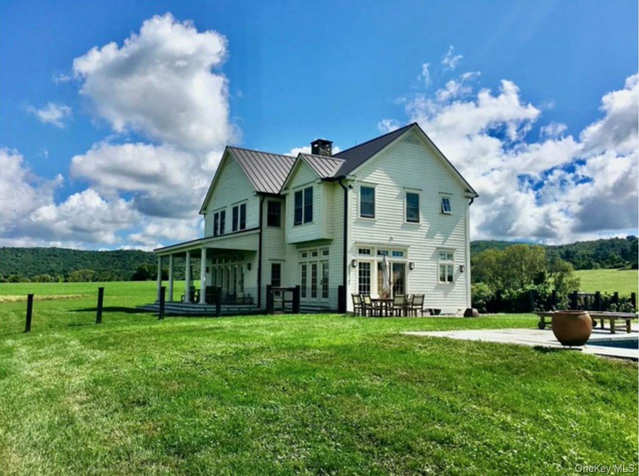 Stunning 4 Bedroom, 4.5 Bath 6600 Sq Ft Modern Farmhouse