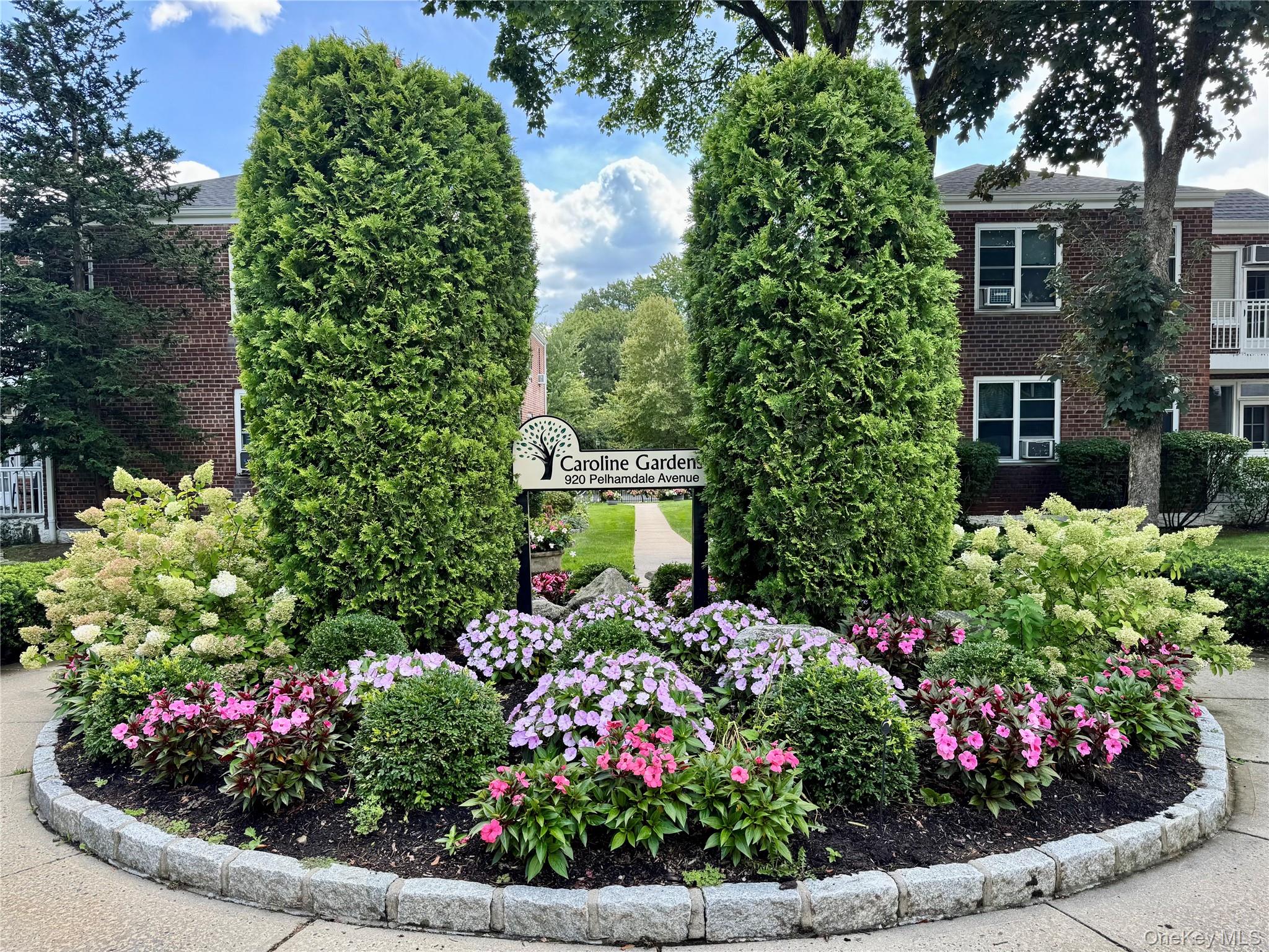 Welcome to Caroline Gardens