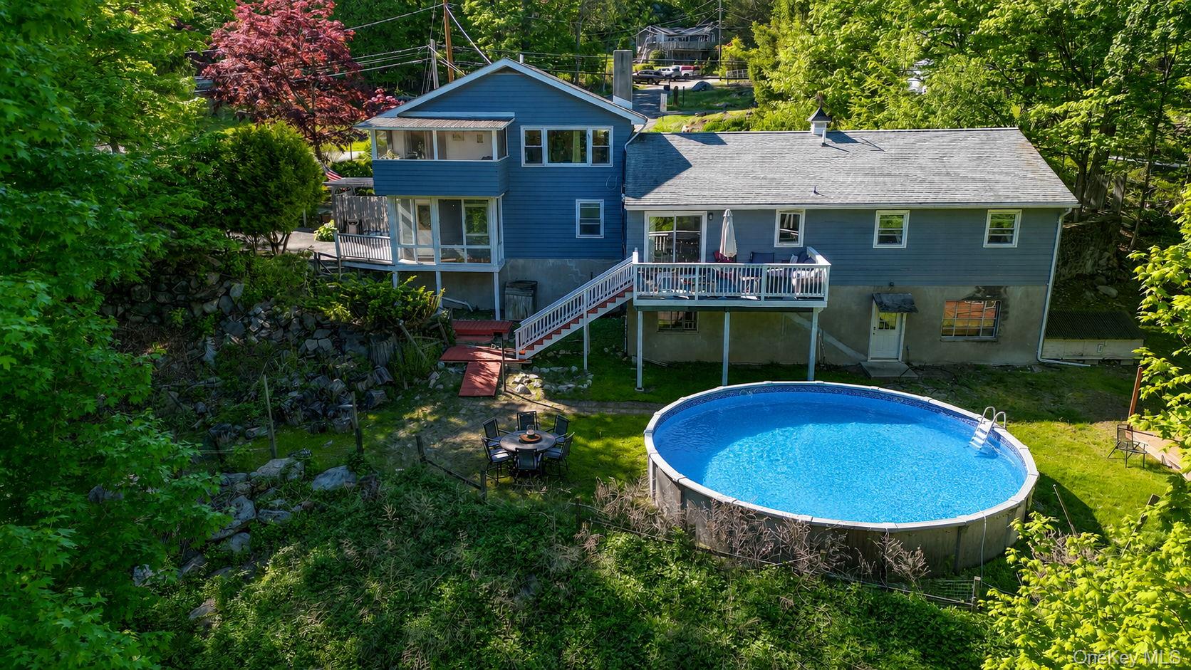 Welcome to 392 Oscawana Lake Road