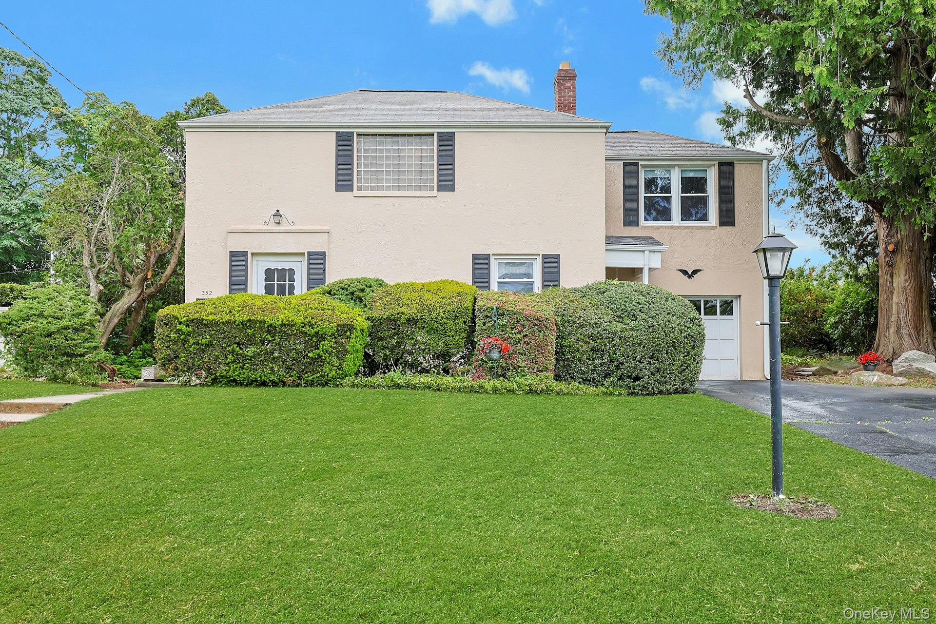 Welcome to 352 Fort Washington Ave.