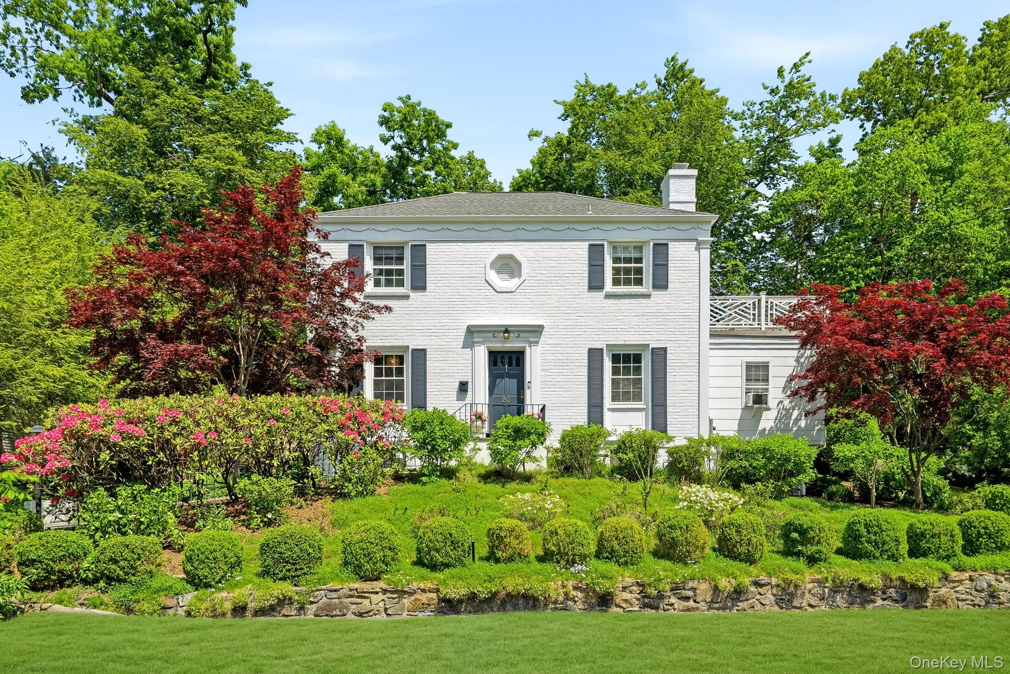 Welcome to this pristine Central Hall Colonial!