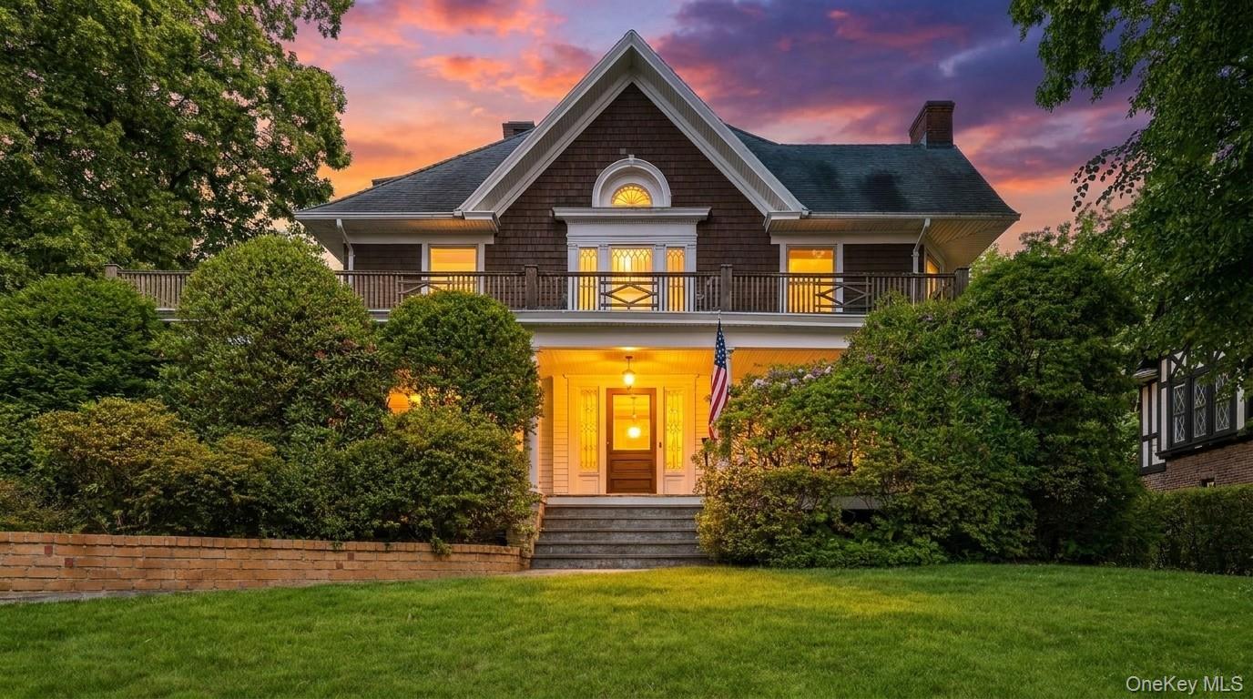 Welcome to the extraordinary - 13 Ridgeview Avenue!