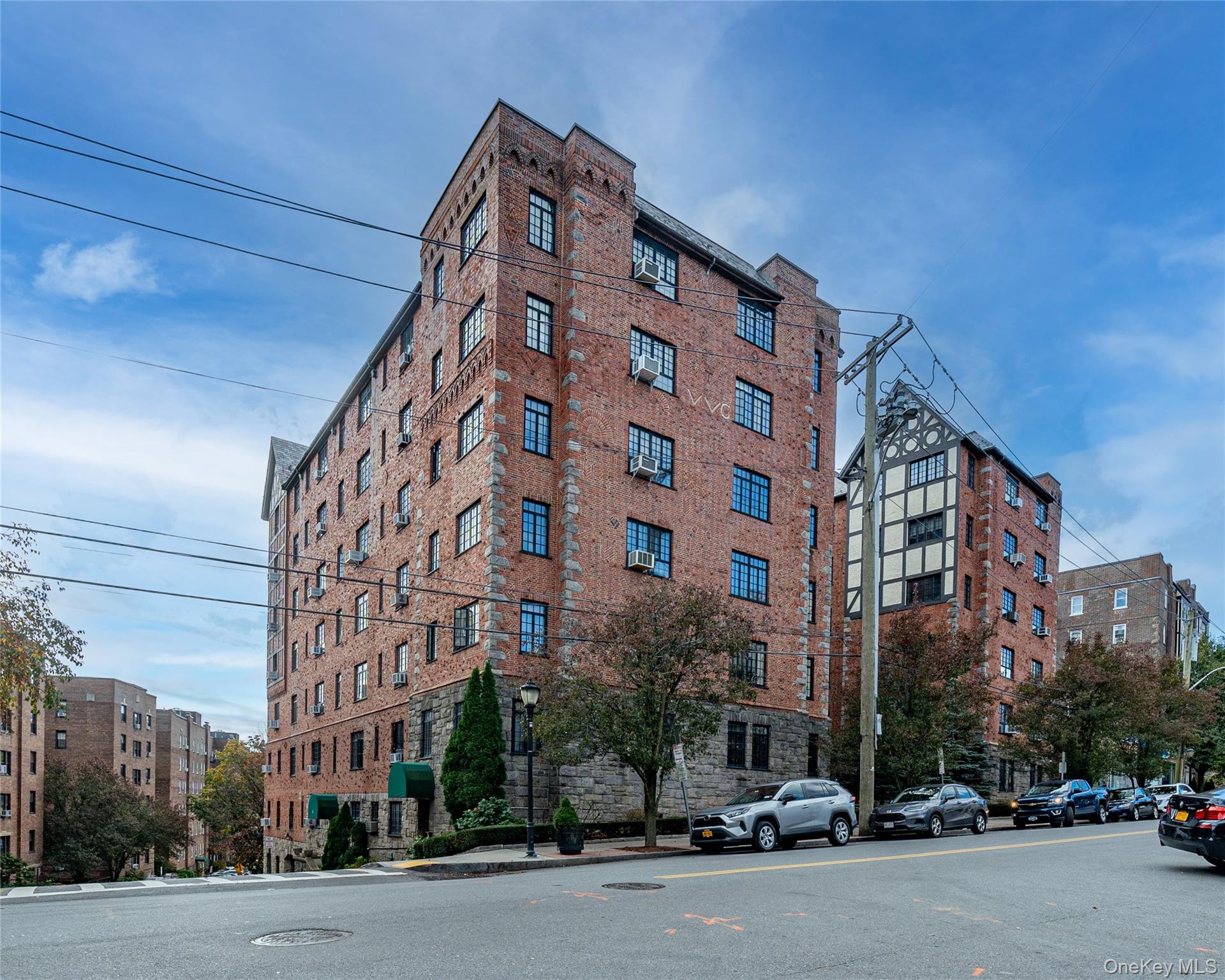 45 Pondfield Road West