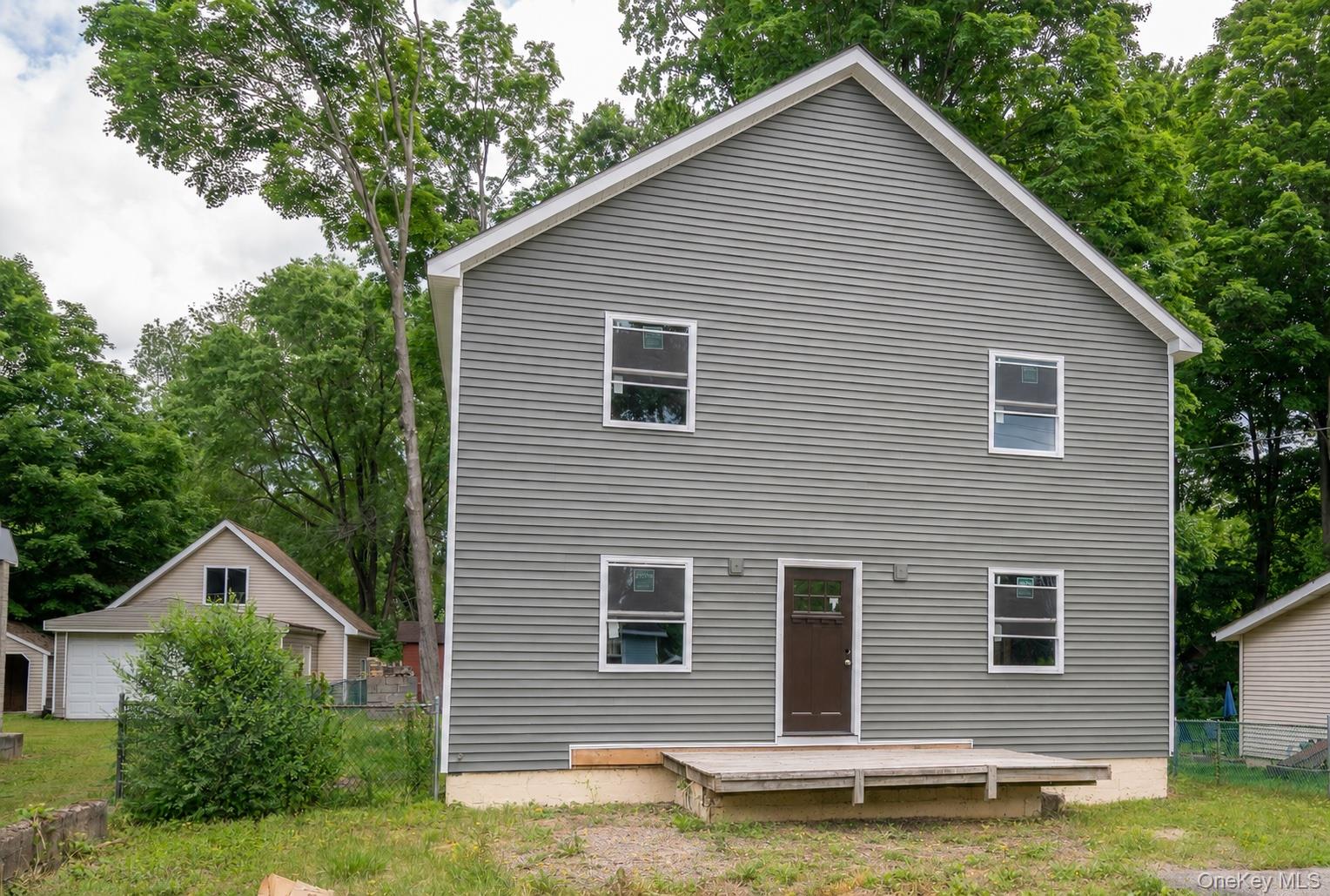 Welcome to 22 Oak Street. SO MUCH POTENTIAL.