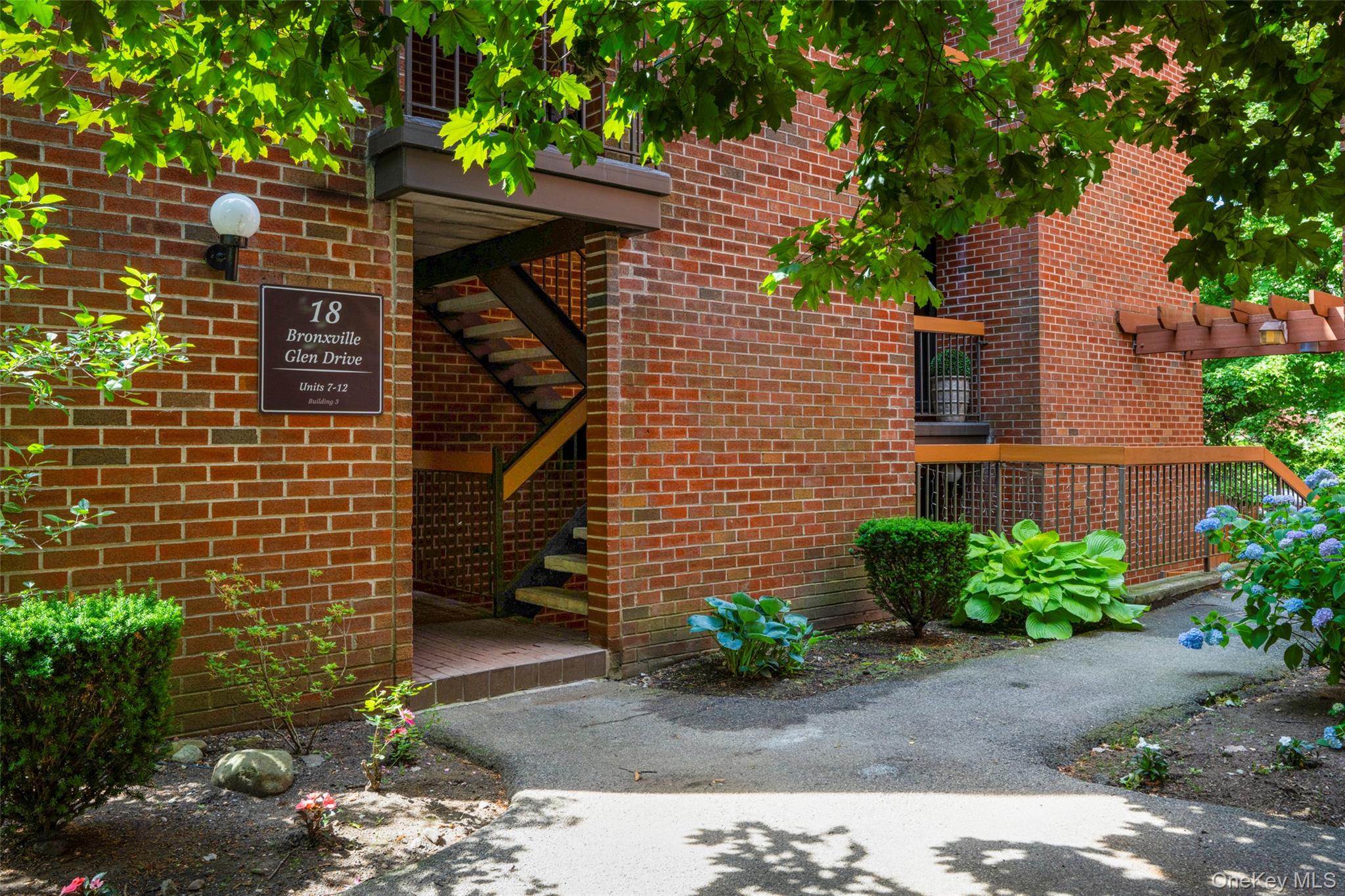 18 Bronxville Glen