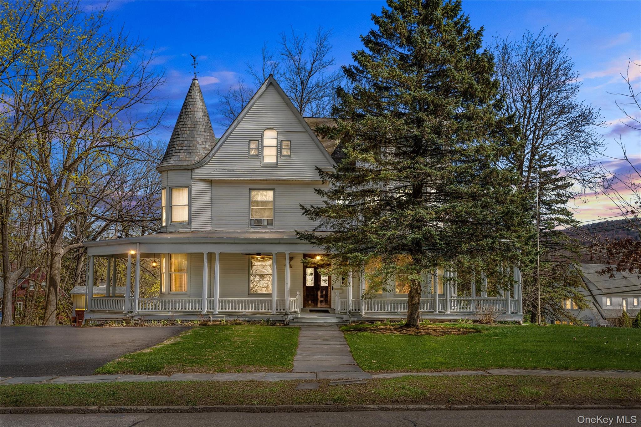 Welcome to 43 Oakland Ave - Unit 3