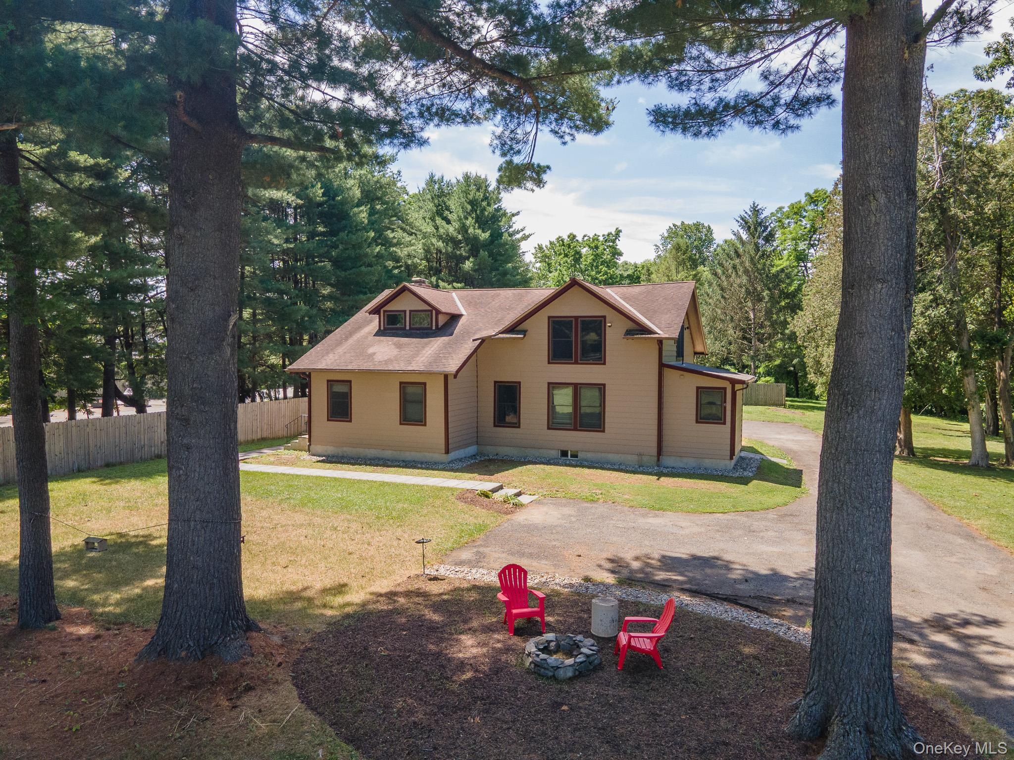 Private setting yet close to shopping and parks