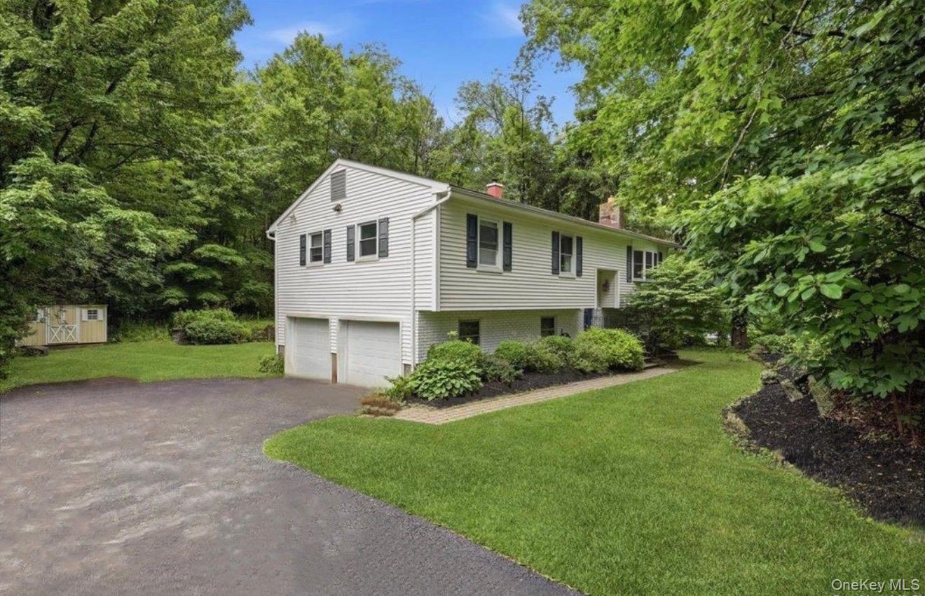 Welcome Home to 138 Kent Shore Drive!